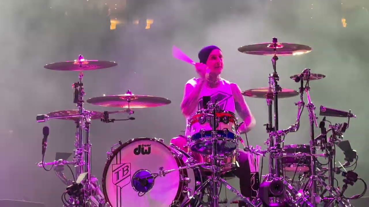 the buzz around blink 182 s 2024 tour who s warming up the stage 66c40f66cbbfe.jpg