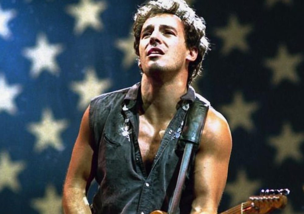Top Tips to Rock a Bruce Springsteen Costume Like a True Boss 1 When it comes to putting together a Bruce Springsteen costume