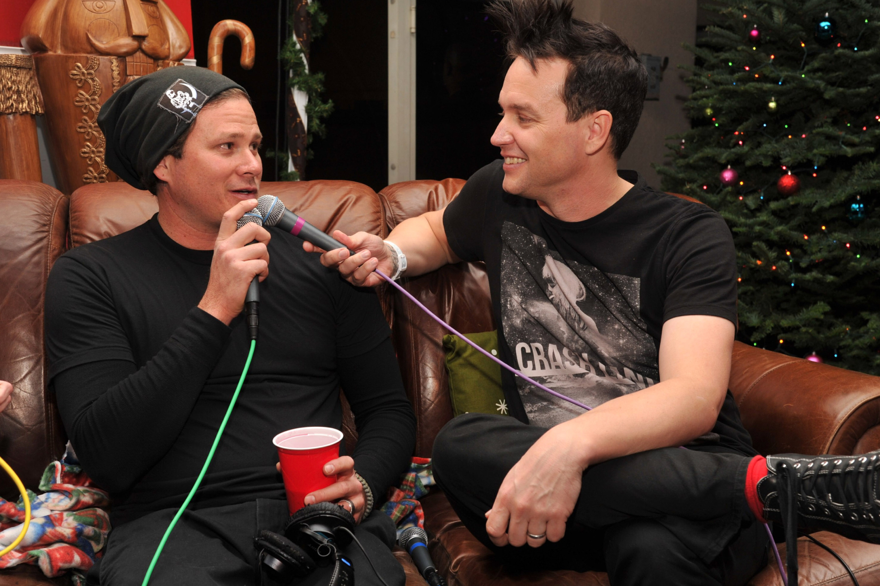 are tom delonge and mark hoppus friends 66fb7579c77be.jpg