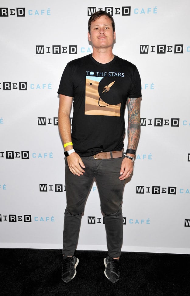 what pants does tom delonge wear 66fdf75f50d82.jpg